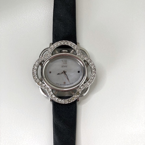 Vintage Eco-Drive Silver and Black Watch - Picture 2 of 3